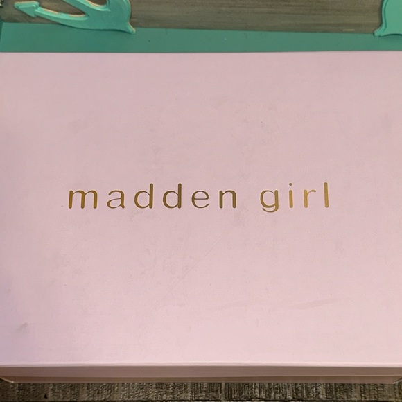 Madden Girl Wedges🌺 - Picture 2 of 16